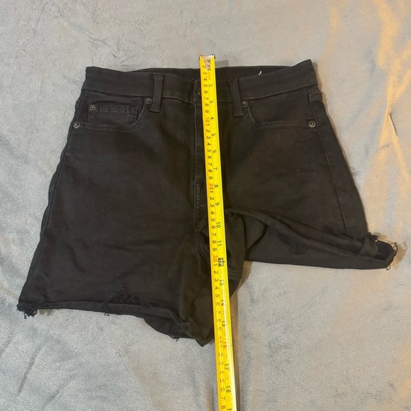 American Eagle Outfitters Black Jean Shorts High-Waisted Raw Hem

#1060 - Picture 2 of 7